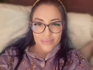 YaraAlomari Streamate live cam models