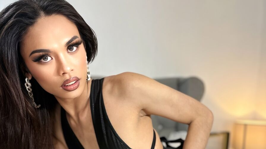 Watch YssaHendriks live on Amateur Porn
