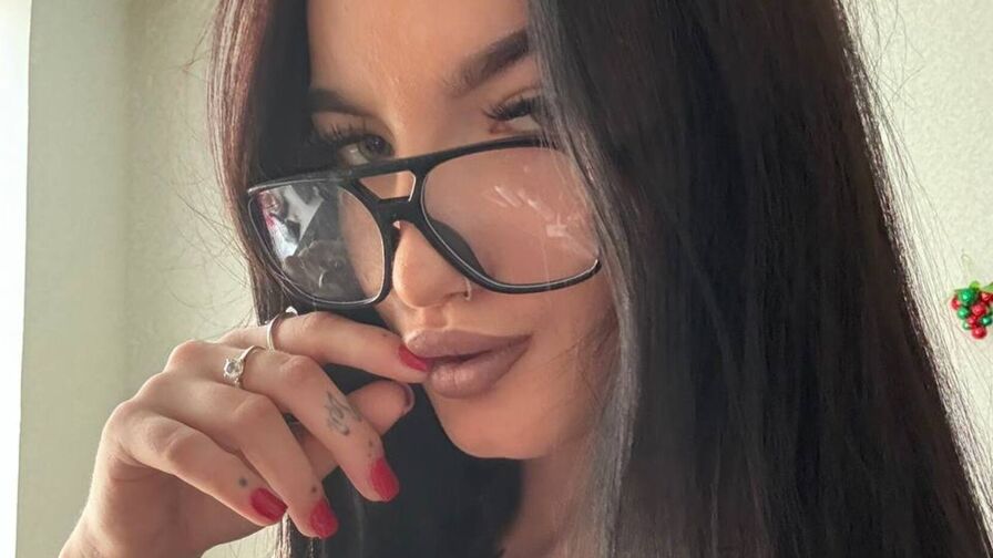 Watch AdrianaBellini live on freshseotools.com