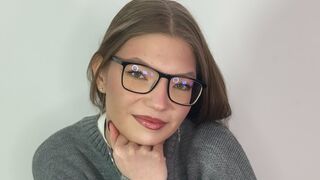 Free Nude HarrietteCarn