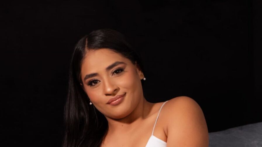 Watch LaylaCanan live on freshseotools.com