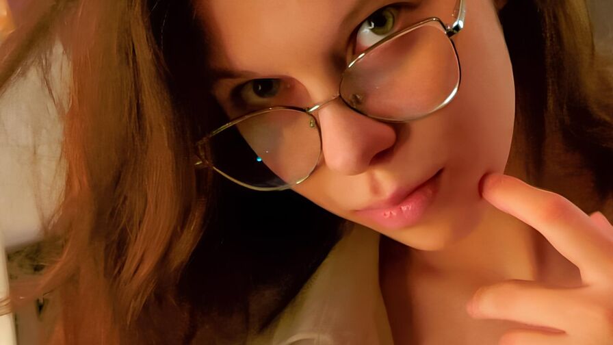 Live HD Nude Chat with JulinaGoroven
