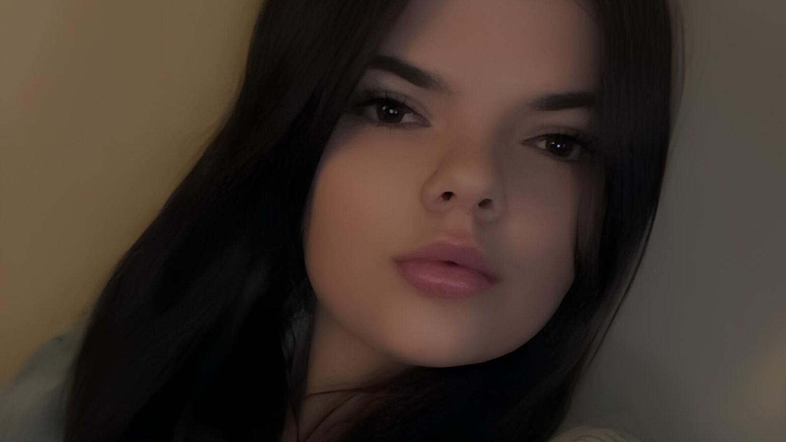 SelinaWimbs glamour portrait