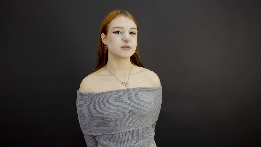 Watch JulieVail live on Ultra Erotica