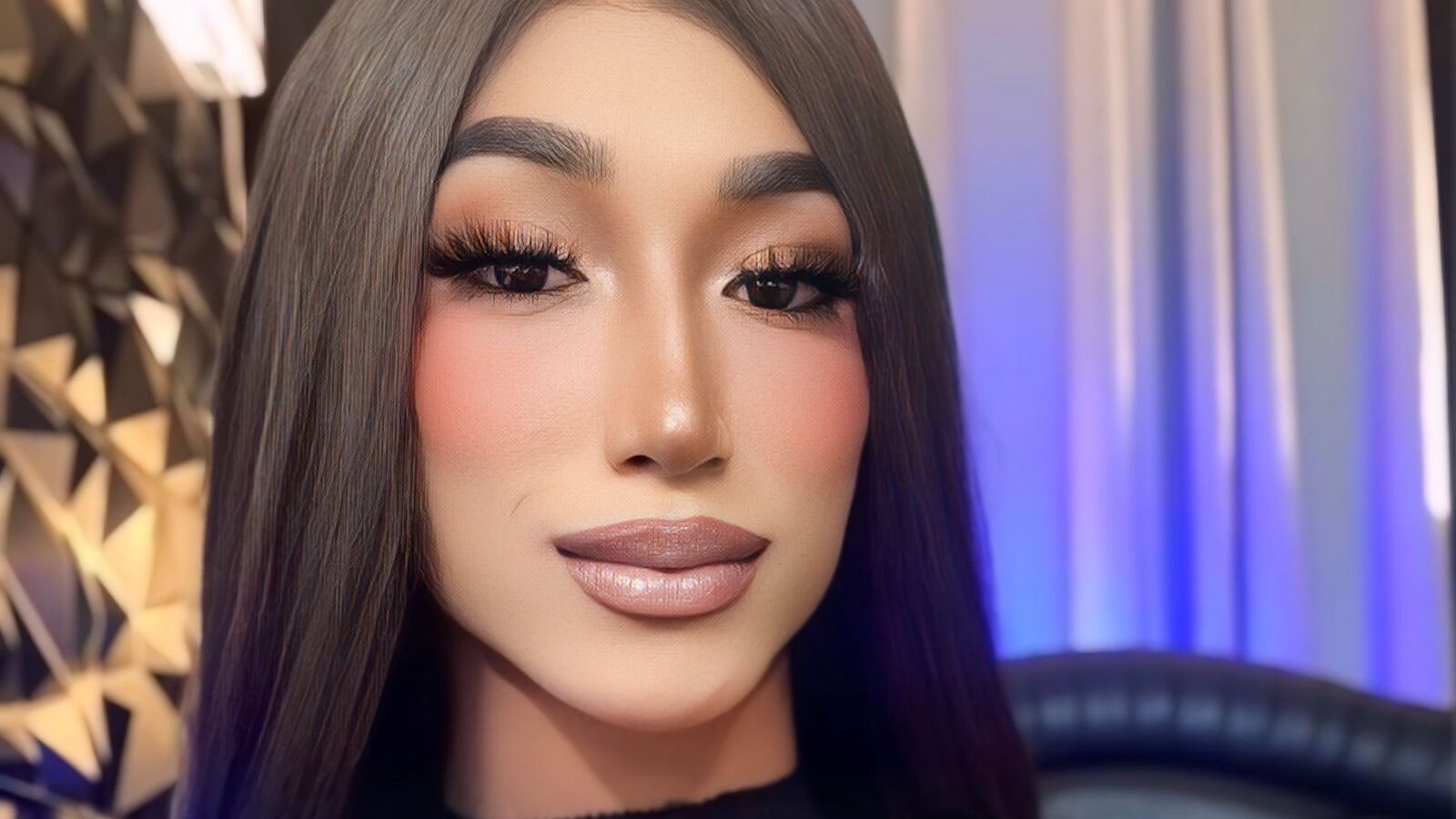 VivienneLaurent glamour portrait