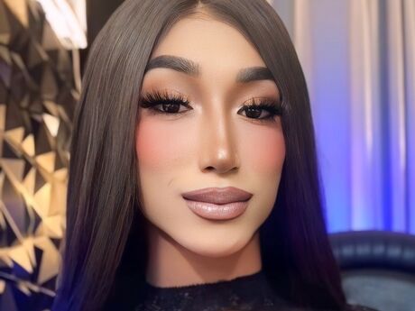 Chat with VivienneLaurent