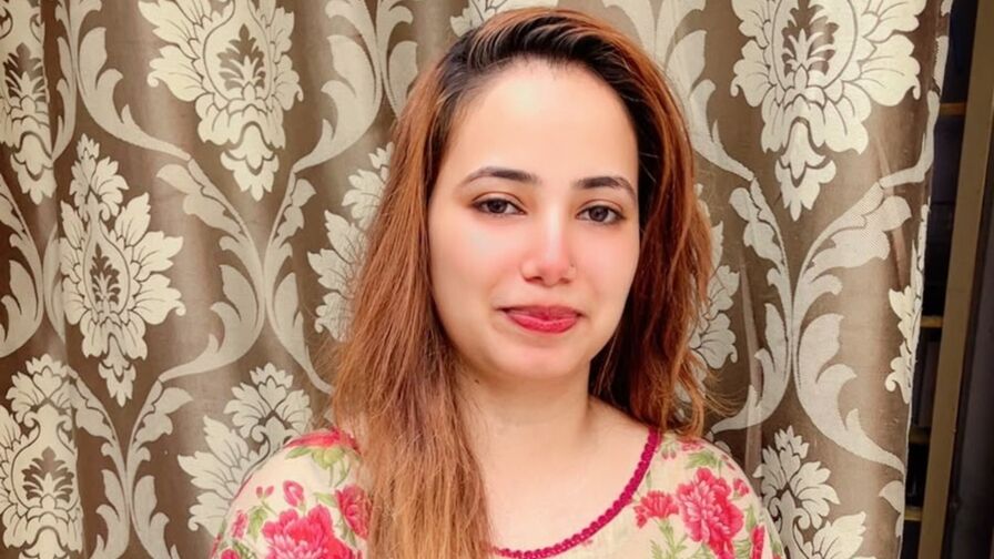 Watch LoriBradley live on Cam Plug
