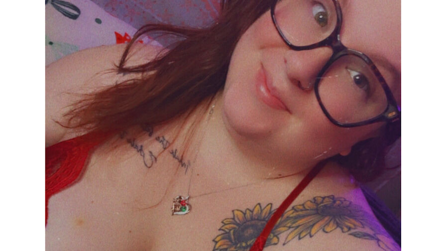 Live HD Nude Chat with BelleRyan