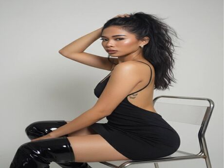 Chat with SeleneOganda