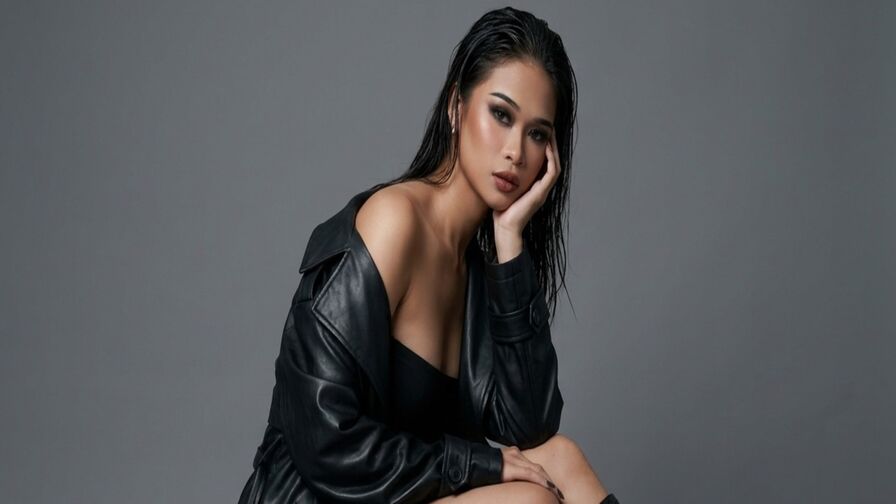 Watch SeleneOganda live on Free Erotic Fantasy