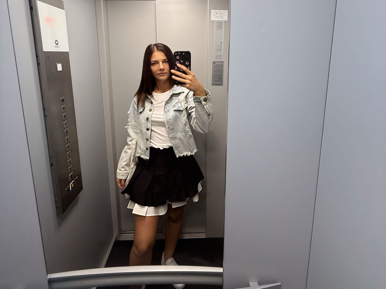 Live cam for SabrineDivinee