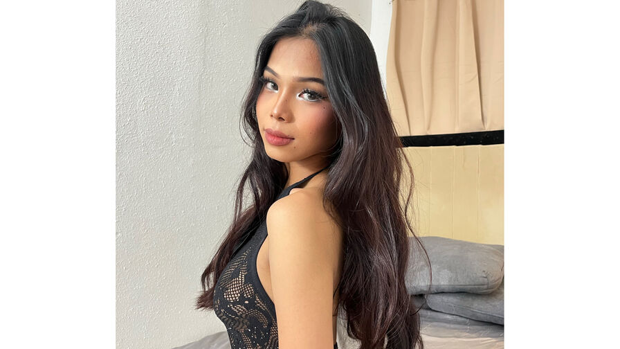 Watch SafiraCroix live on Free Erotic Fantasy