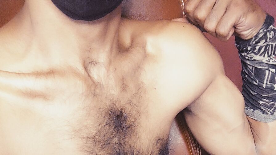 Live HD Nude Chat with TomlyRoy