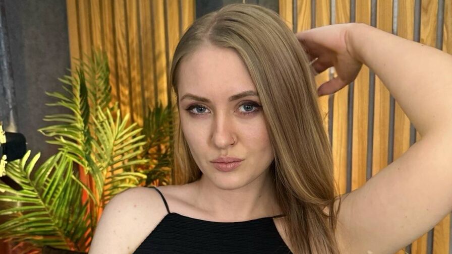 Live Sex Chat with GoldenLolali