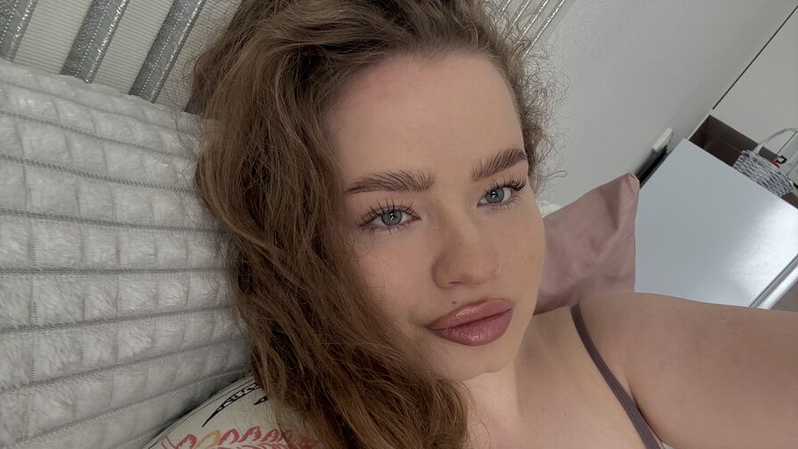 Watch TracySimmons live on Amateur Blogger🎉