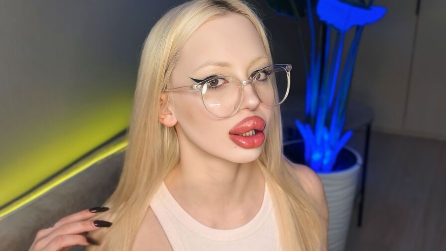 LunaBeverly Live Sex Chat at Educate My