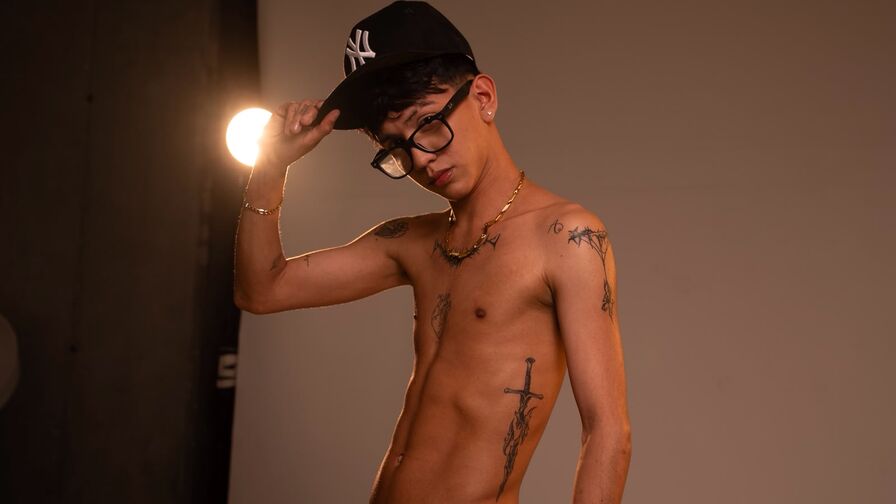 Watch MarcusHadders live on DMS List