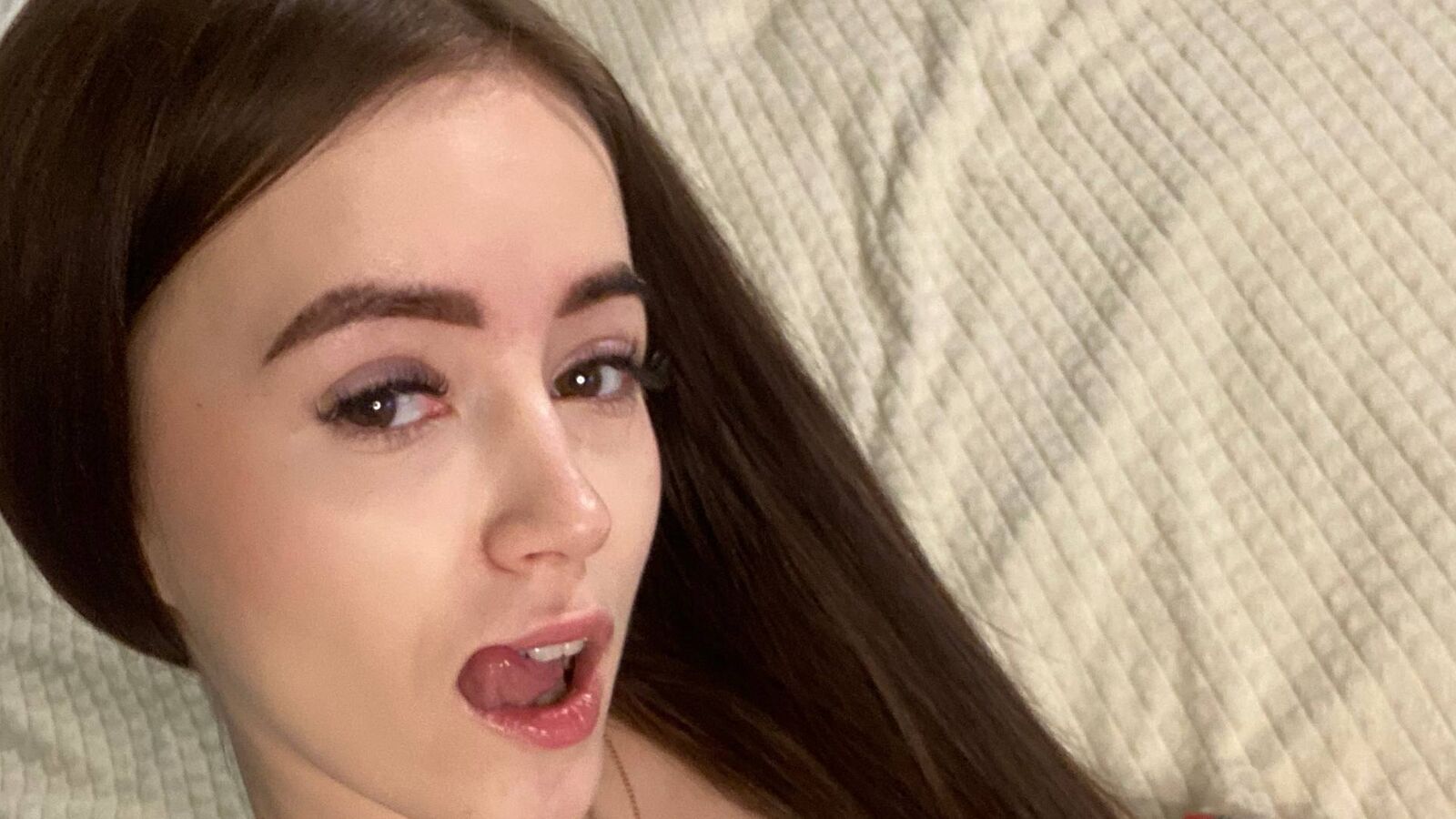 ChloeeeAdams erotic portrait
