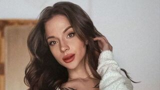 Free Nude SophiaSmile