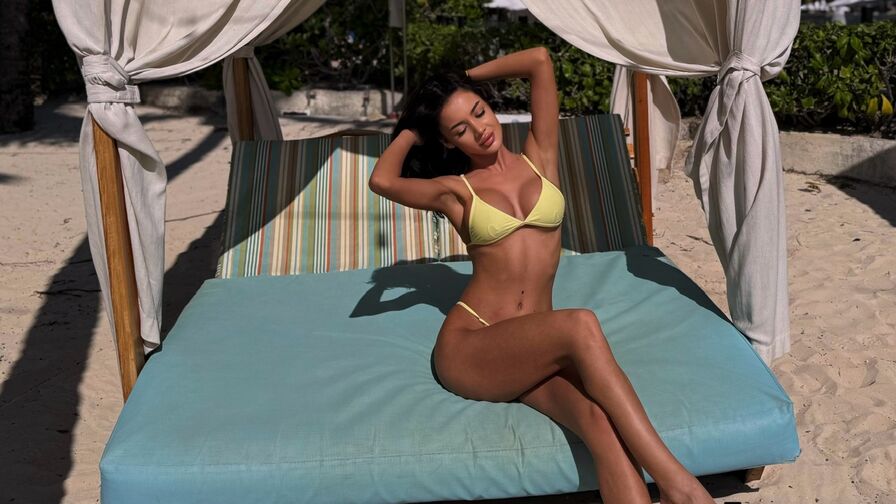 Watch TessaMaven live on Ultra Erotica