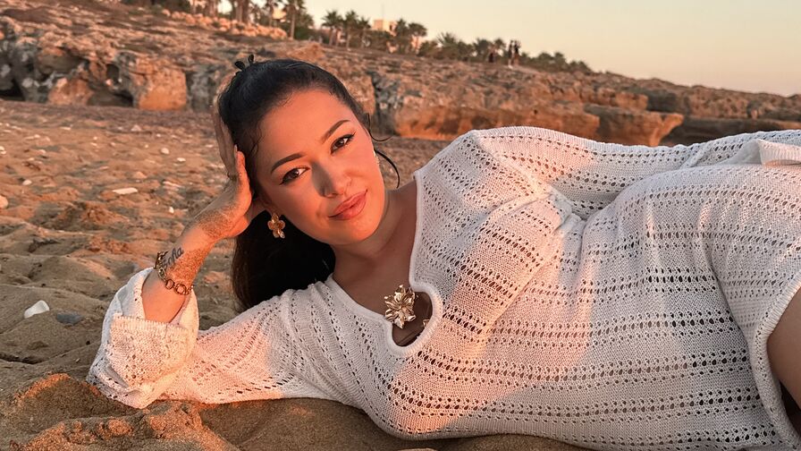 Watch ClaudiaJulie live on Amateur Blogger🎉