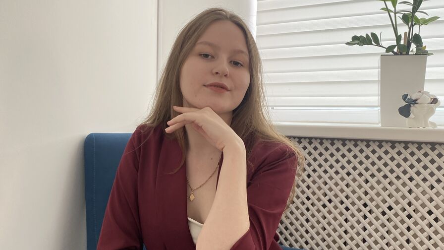 GermaineMoland live cam model on MistressWorld