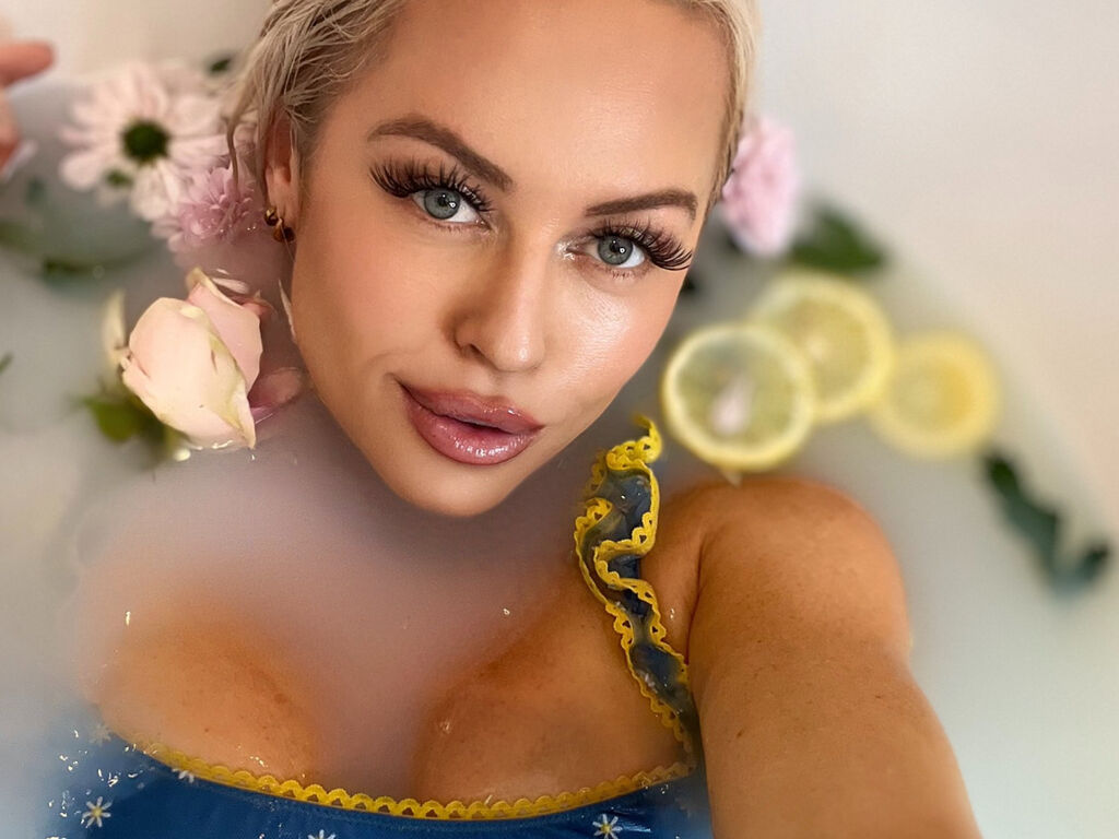 IsabellaSaturn Profile Image