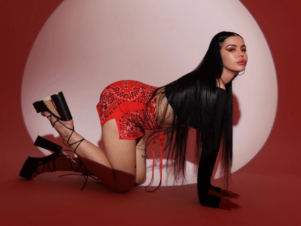 CassandraCaprice LiveJasmin model room profile