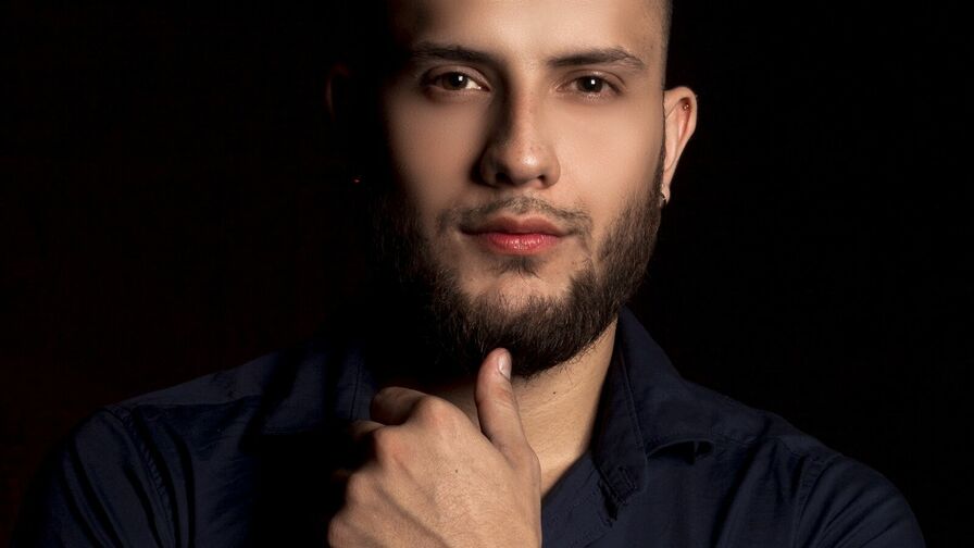 Watch TonySantos live on Amateur Porn