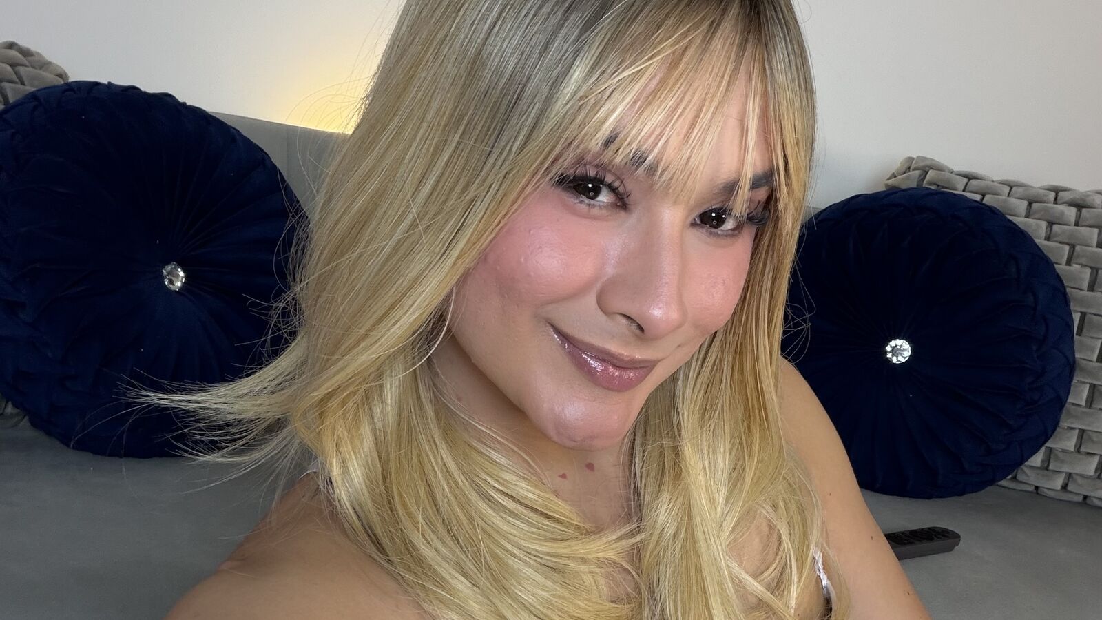 VickyRitz erotic portrait
