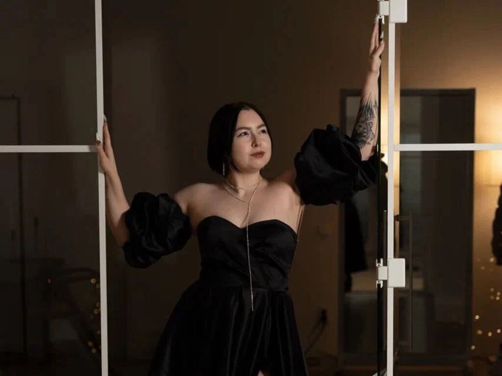 ElinaMil Nude