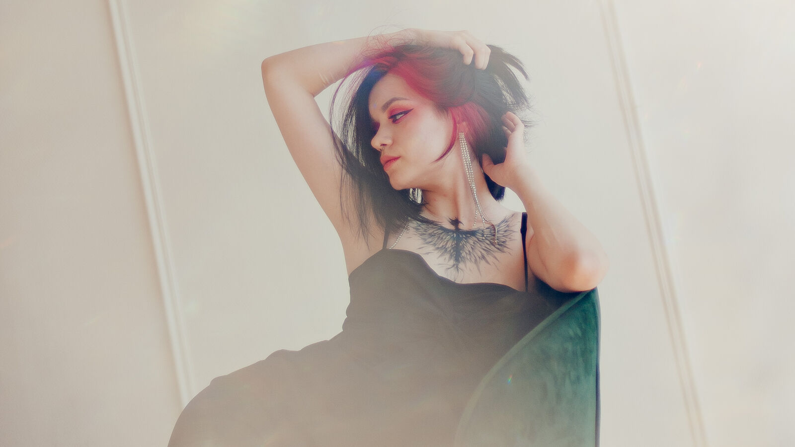 AnnaLeyah erotic portrait
