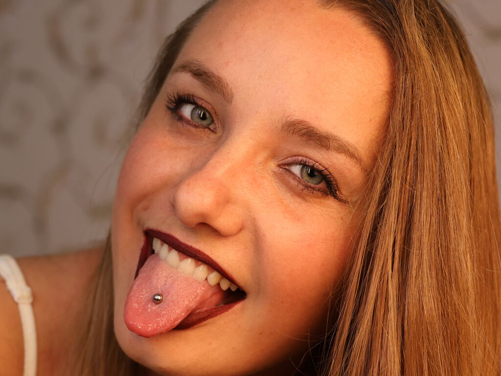 BelleCox – webcam model profile photo