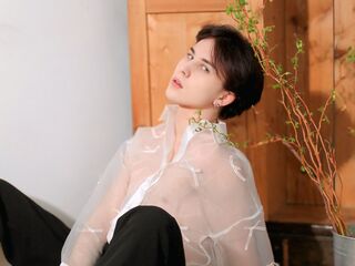 AdrianoAubert AdrianoAubert