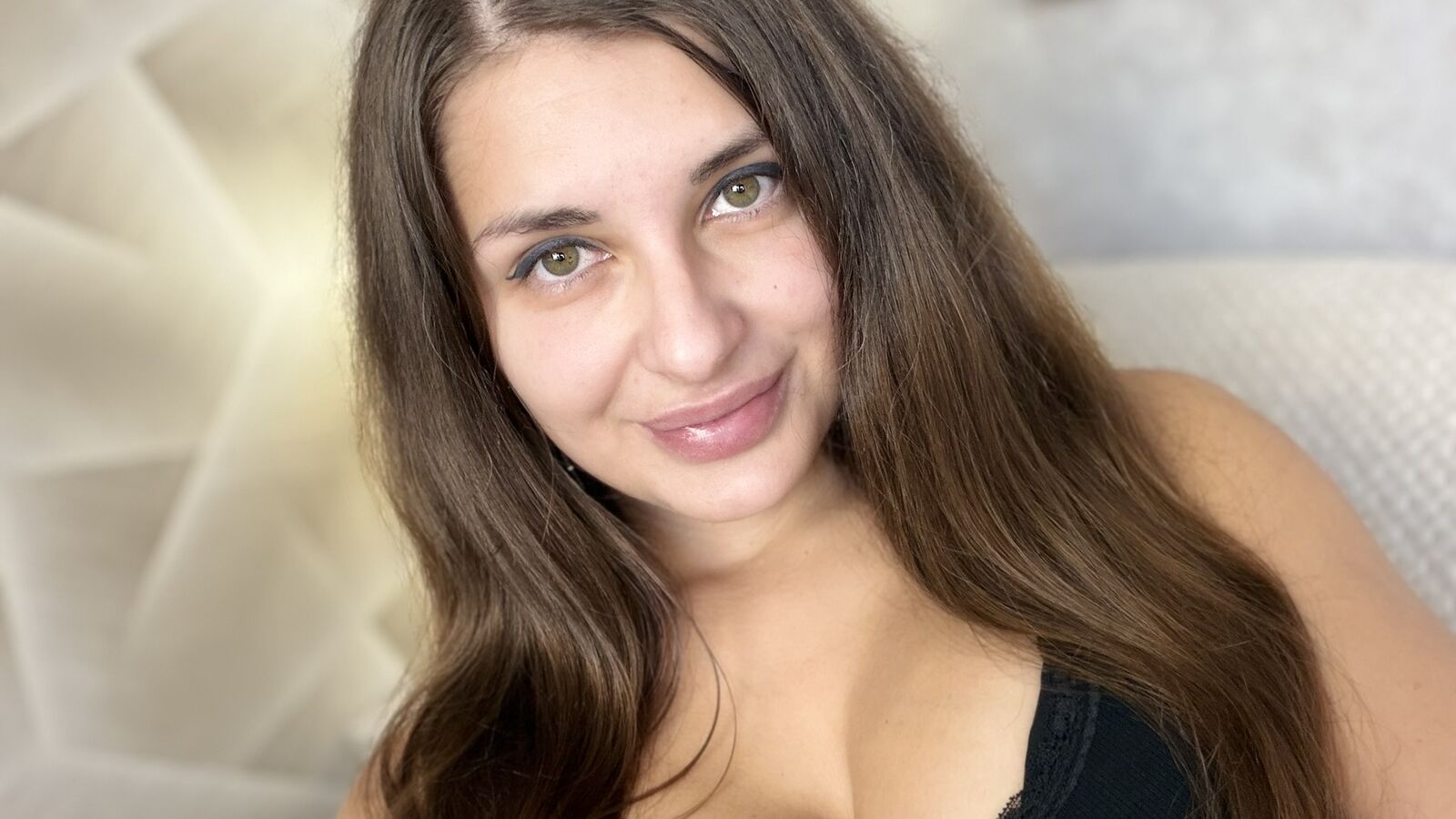 MilaSmit erotic portrait