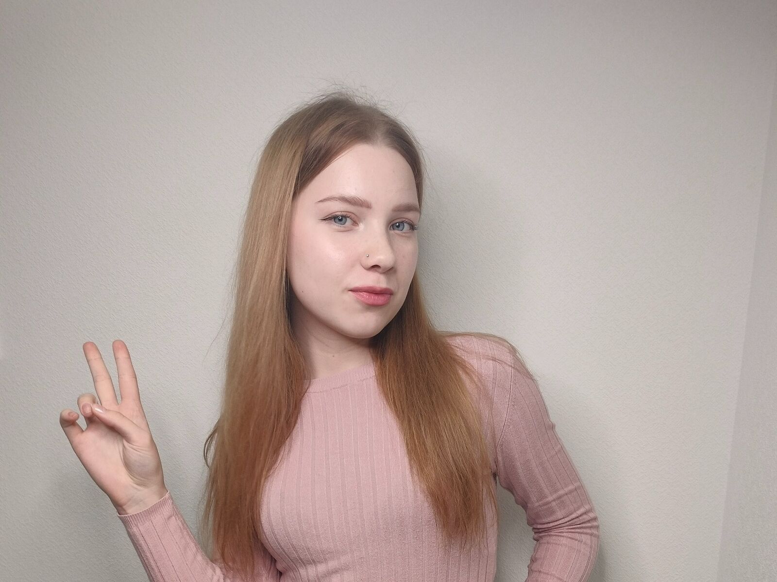 FalineFlowers's live cam