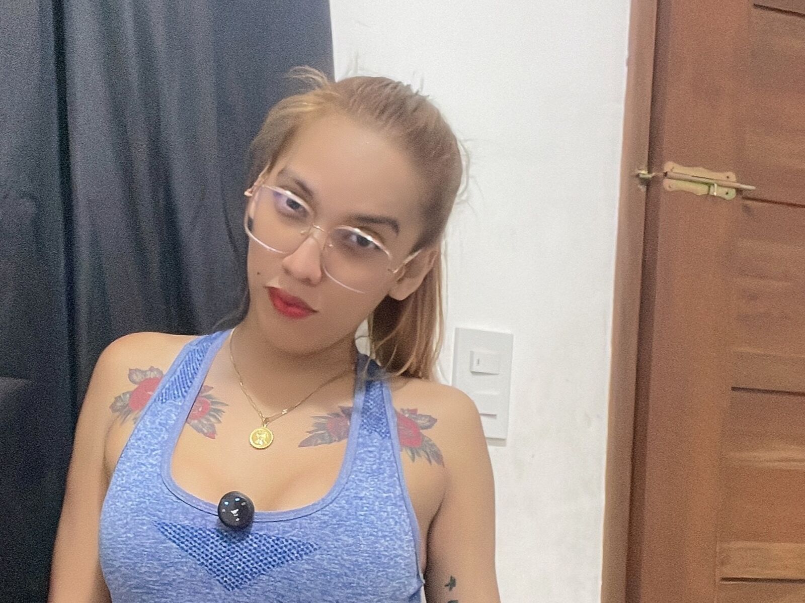 Live cam for AngelaYu