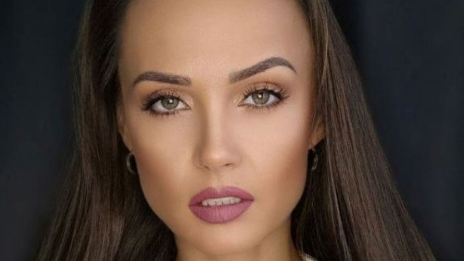 TaniaRaymond glamour portrait