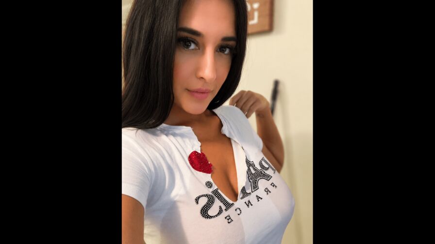 Watch HollyComming live on Recorded Pussy🐈