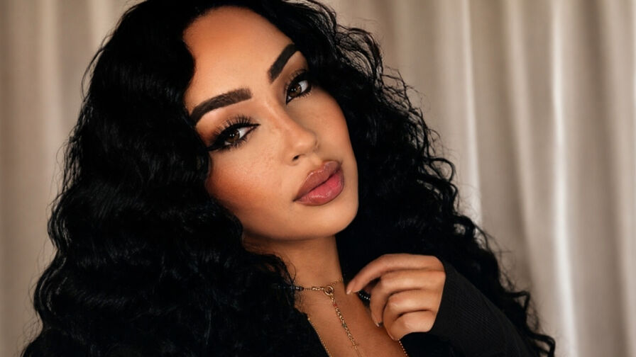 Watch SharlinMoreva live on Cuties