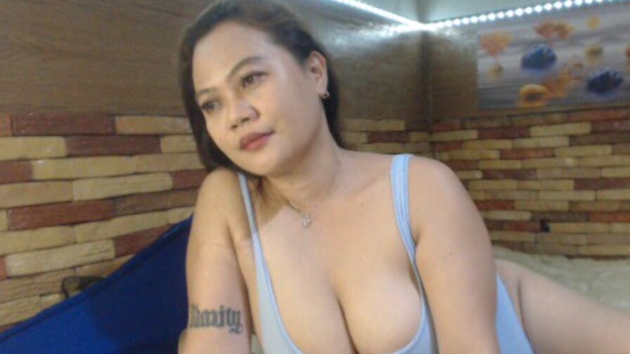 KristineCalleja's live cam