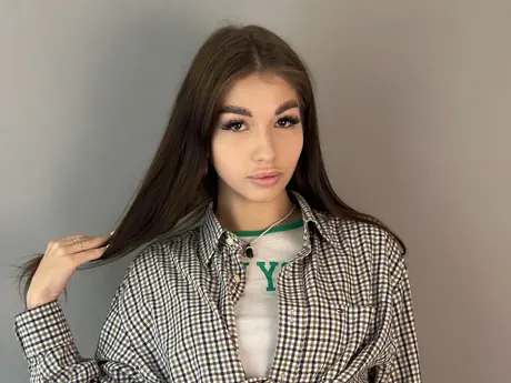 Chat with ErlinaCarl