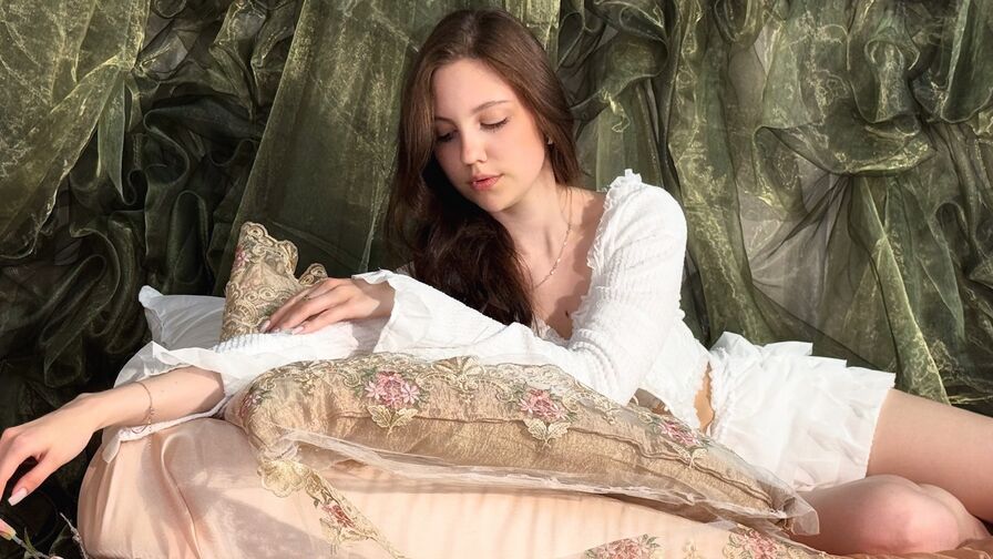 Watch AliceWells live on Free Erotic Fantasy