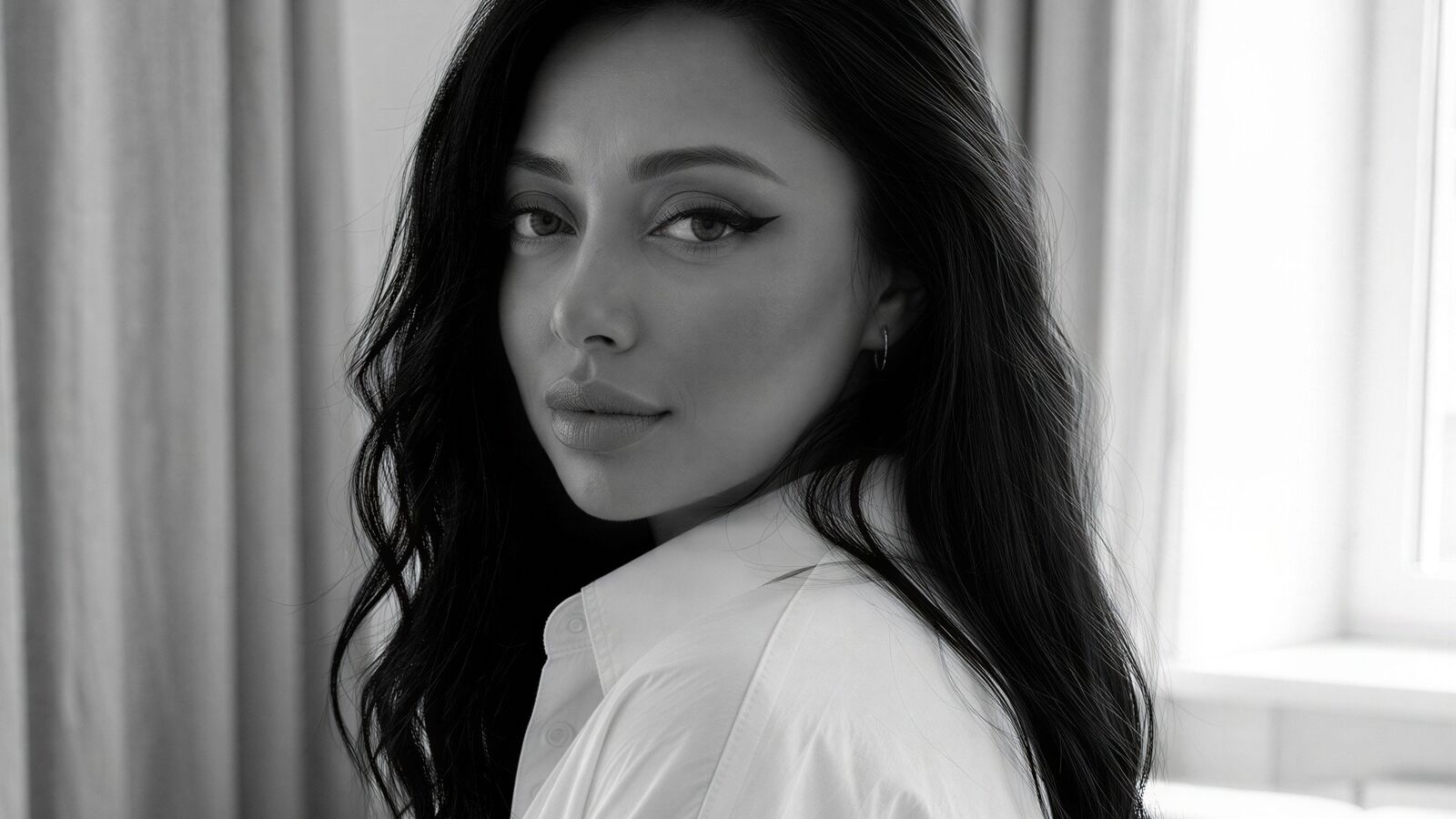 AnneThompson glamour portrait
