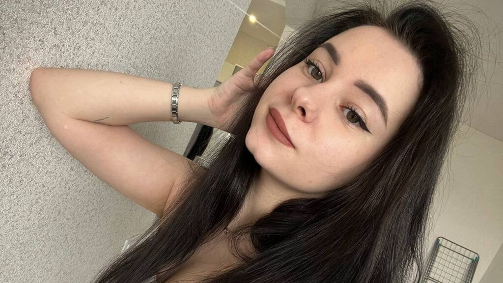 ErinRose live cam model at LiveJasmin
