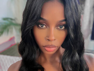 TiaCatt is a webcam model from Unknown Country age 25