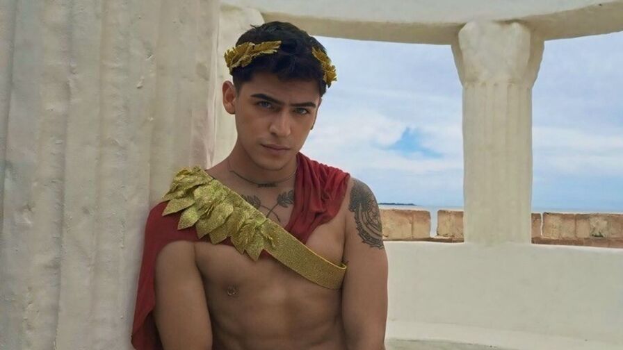 Watch CamilloGuzmn on NudiesOnlineCam.com