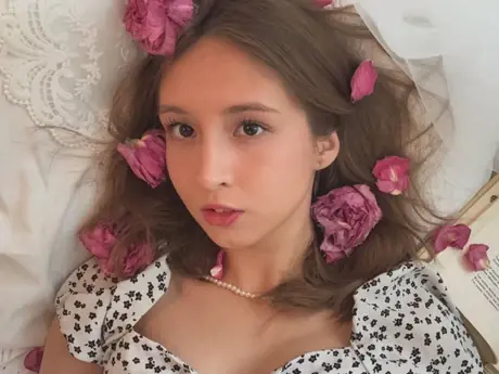 Chat with IlanaThoen