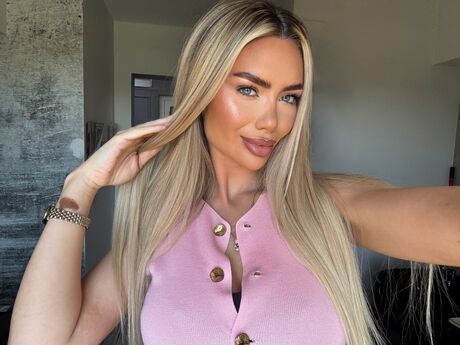 Chat with ErikaBonnie
