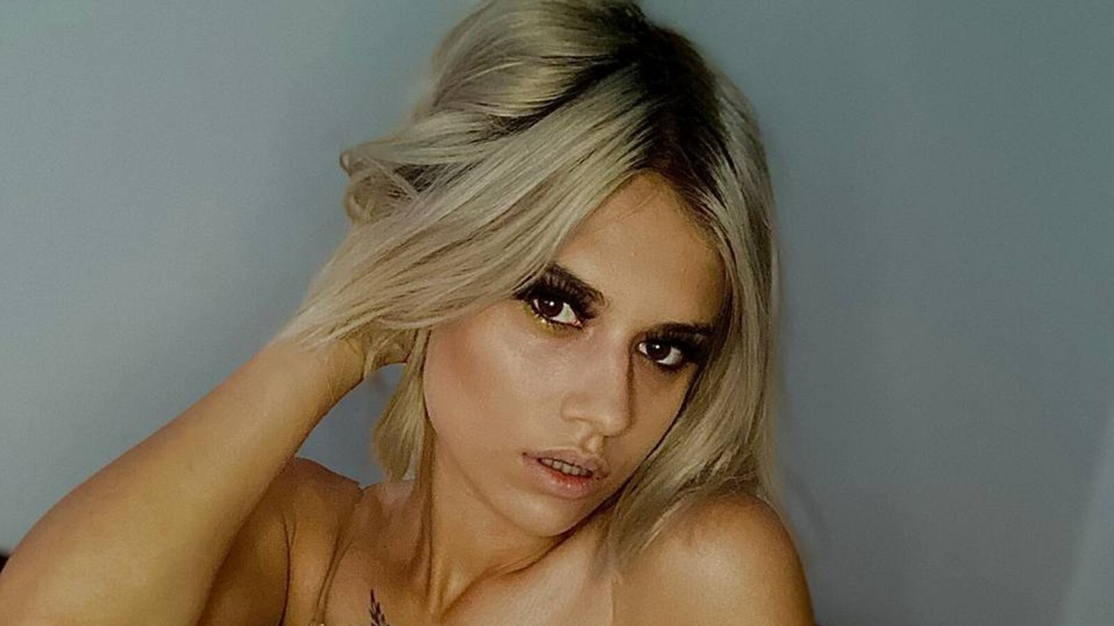 IvyVela erotic portrait